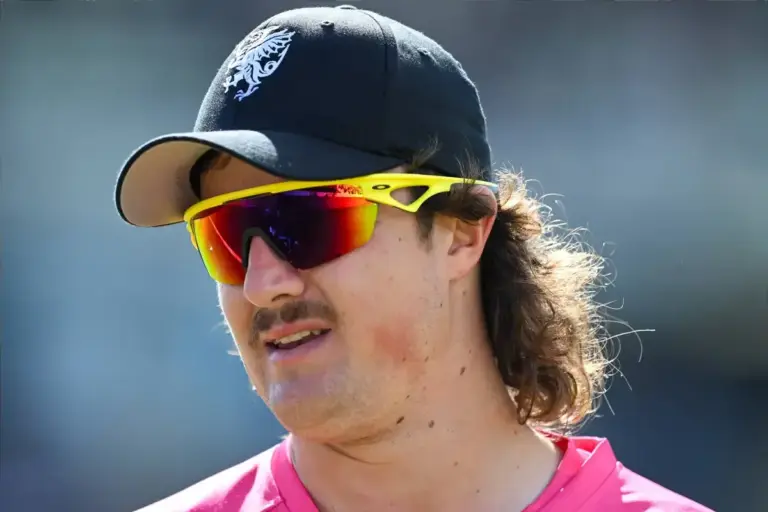 Somerset Injury: Tom Kohler-Cadmore Suffers Fractured Thumb After Essex Clash