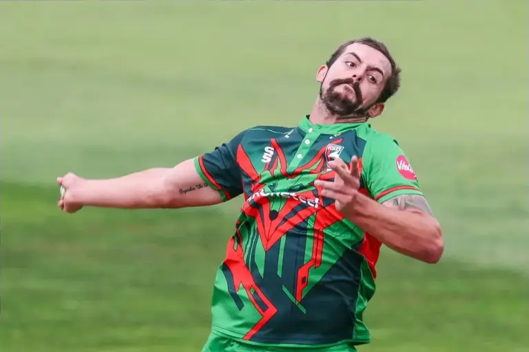 Ex-Leicestershire cricket star who dismissed Kohli turns to darts
