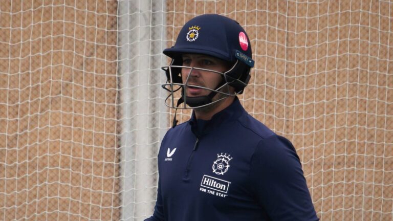 Hampshire sign Delano Potgieter on short-term deal for Championship and Blast