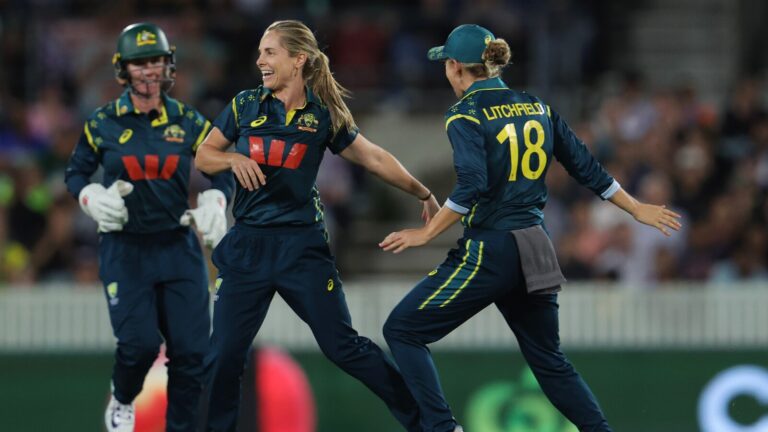 Sophie Molineux named Australia captain despite hip injury